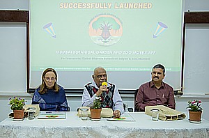 Mr. D.M. Sukthankar speaking at the Launch event